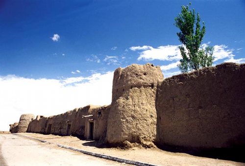 Qamechoqay Castle in Bijar