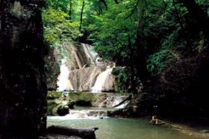 Lowe Waterfall - Minoodasht