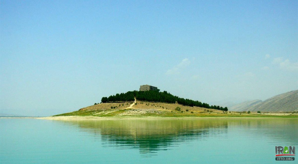 Doroudzan Dam Lake - Marvdasht