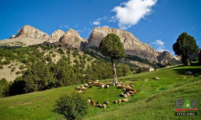 Hezar Masjed Mountains