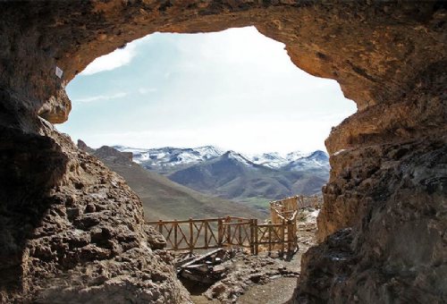 Karaftoo (Karaftu) Historical Cave in Saqez
