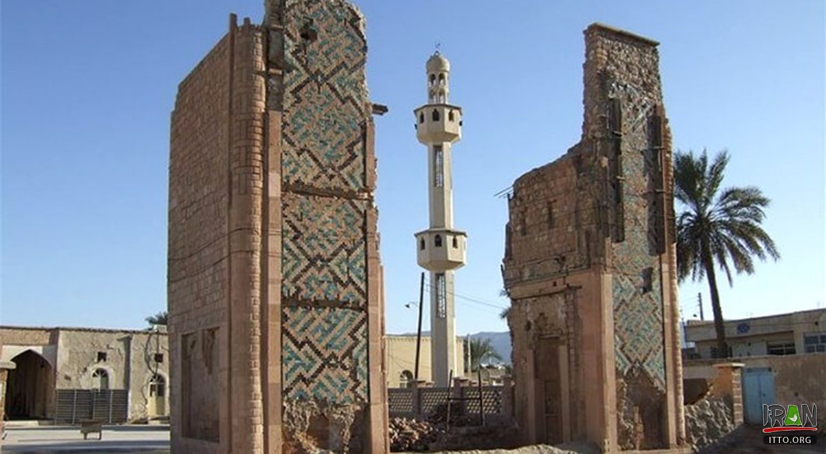 Old Portal of Jame mosque of Lamerd