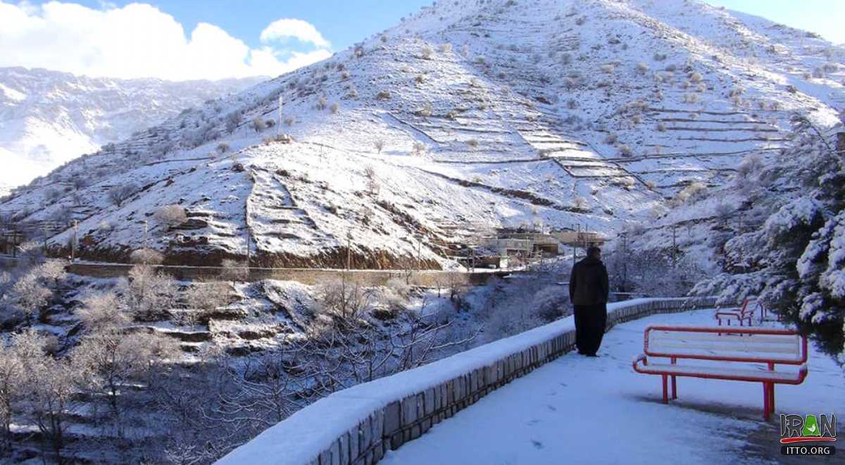 Snowy day in Paveh (Uramanat)