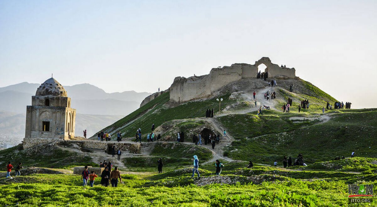 Ejdeha Peykar Castle - Laar