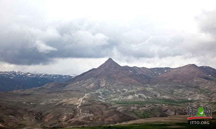 Sanduq Sandaran Mountain