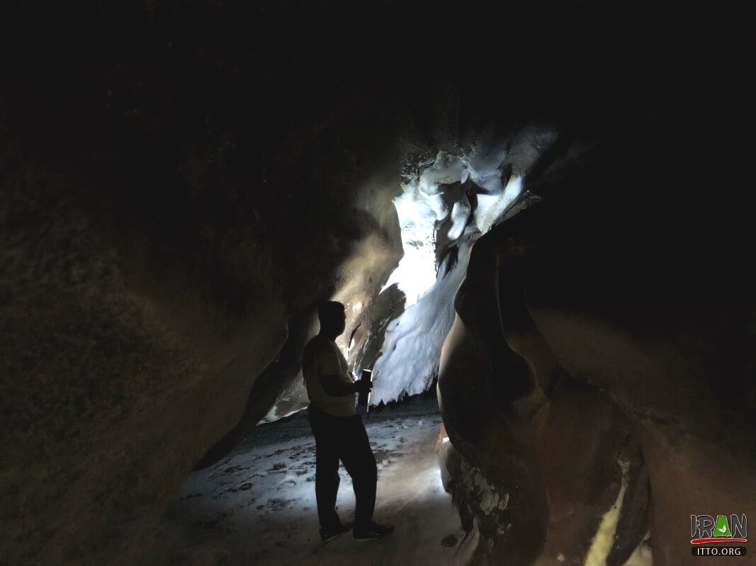 Hormoz Crystal Cave,Hormuz Salt Cave,Salt Goddess Cave,Elaaheye Namak,غار الهه نمک فیروزه ای هرمز,الهه نمک,hormuz,hormoz,persian gulf,hormuz island,hormoz island,خلیج فارس,جزیره هرمز,تنگه هرمز