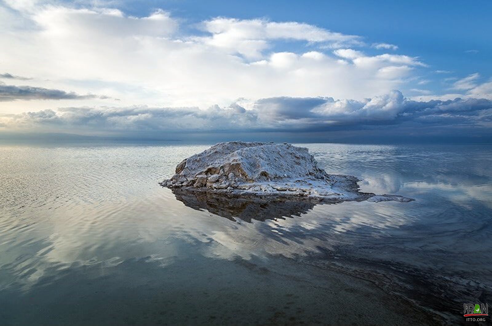 Orumieh Lake Photo Gallery - Iran Travel and Tourism