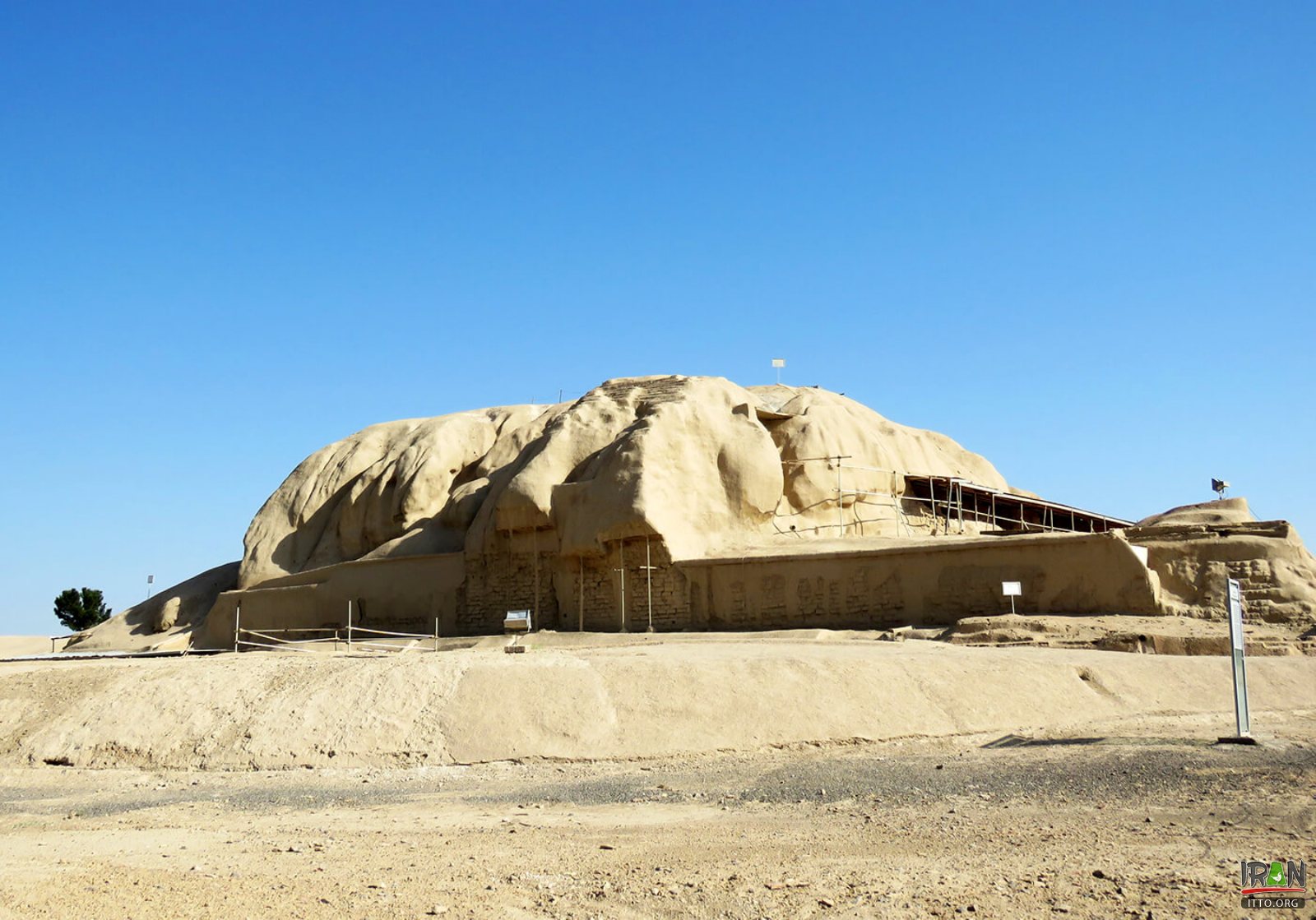 Sialk Hills (Tepe Sialk) Photo Gallery - Iran Travel and Tourism