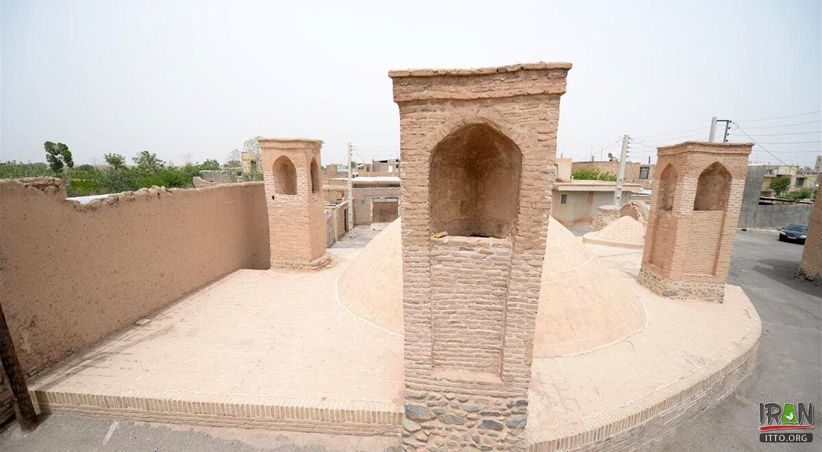 Khosro water reservoir - Ardestan