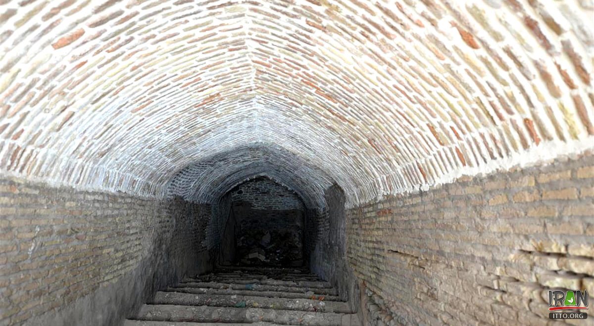 Khosro water reservoir - Ardestan