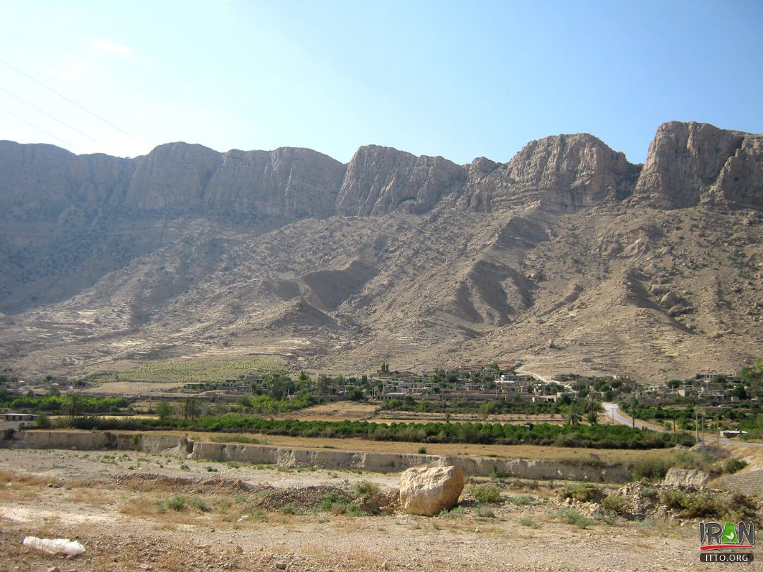 Shapur Cave In Tang E Chogan Photo Gallery Iran Travel And Tourism