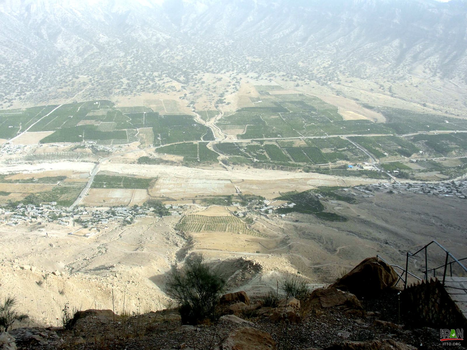 Shapur Cave In Tang E Chogan Photo Gallery Iran Travel And Tourism