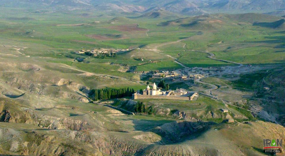 Delik Dash Village - Chalodran (Siyah Cheshmeh)