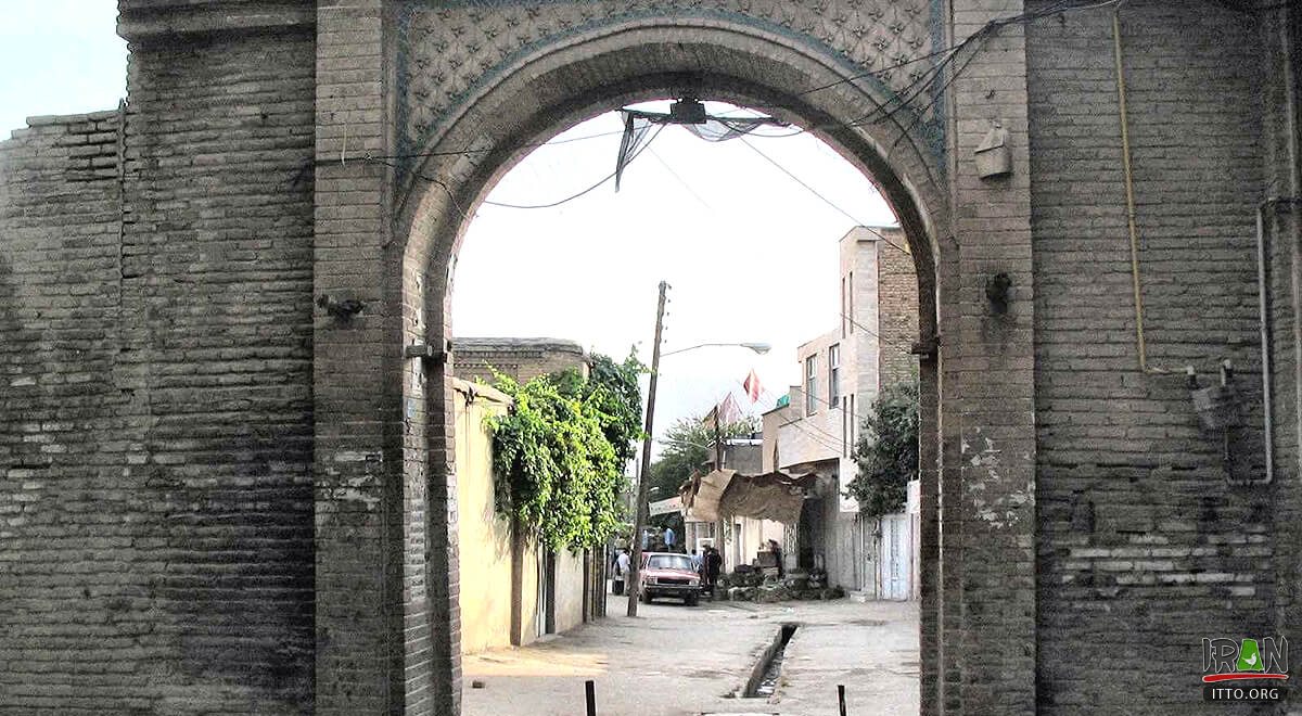 Old gate of Imamzadeh Jafar - Borujerd