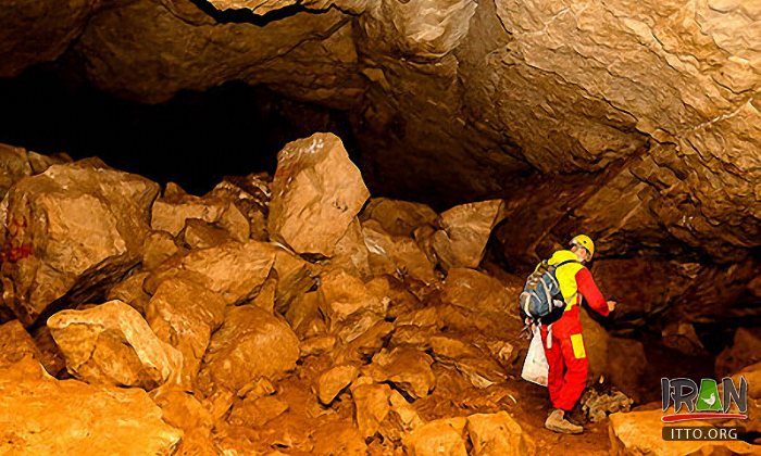 Kharmanehsar Cave