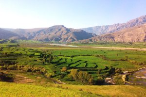 Dasht-e Soosan (Soosan Plain) near Izeh