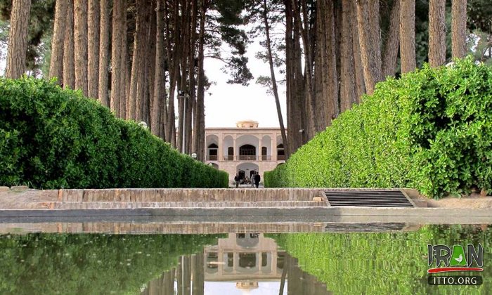 Akbarieh Historical Garden, Mansion and Museum