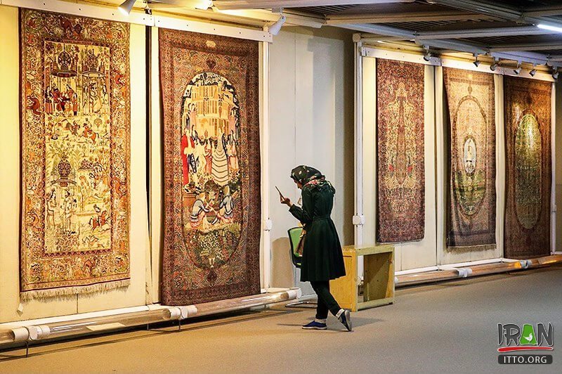 Traditional Persian carpet, Carpet Museum of Iran,Tehran, Iran Stock Photo  - Alamy
